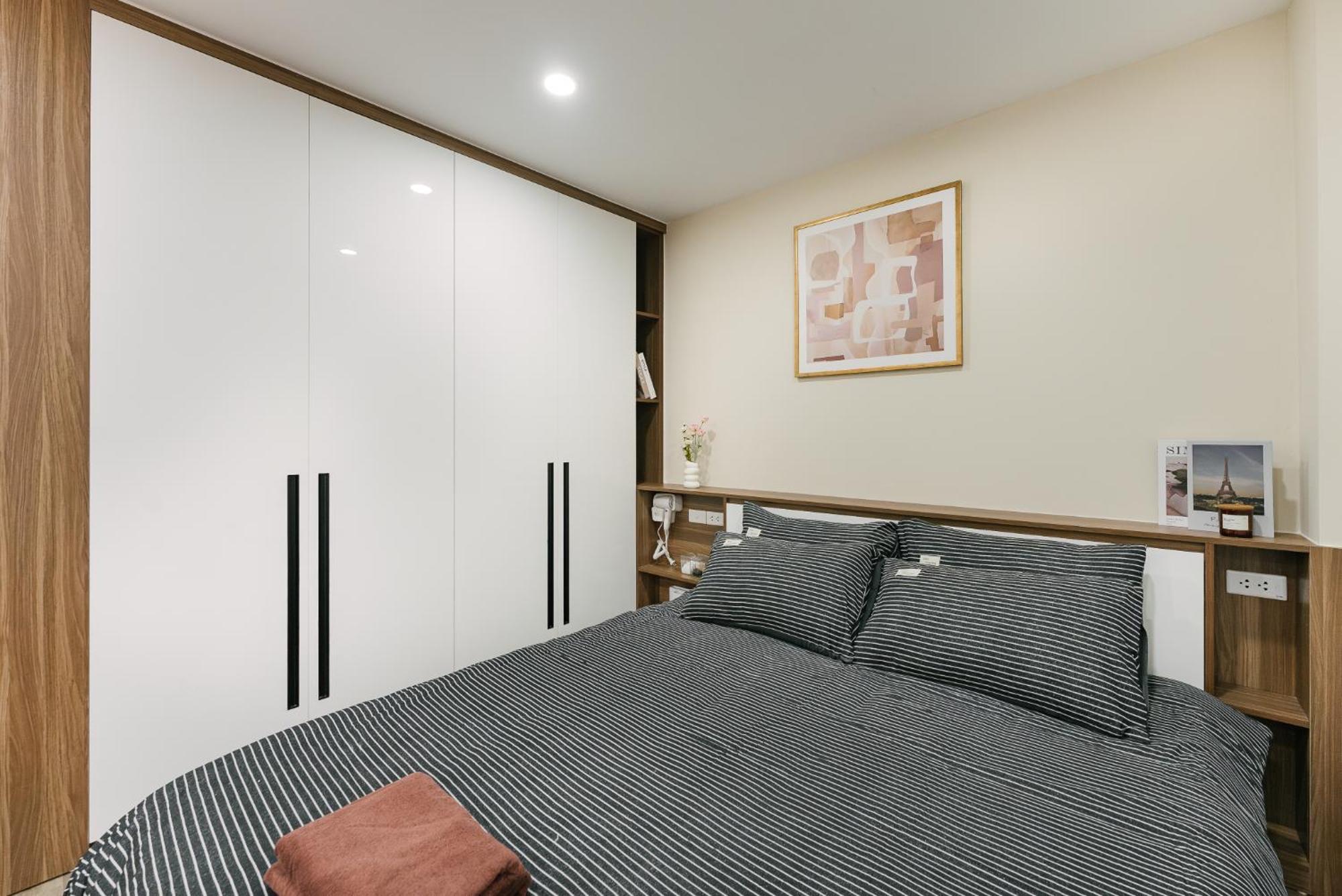 Train Street Lux Homestay — Photos 2